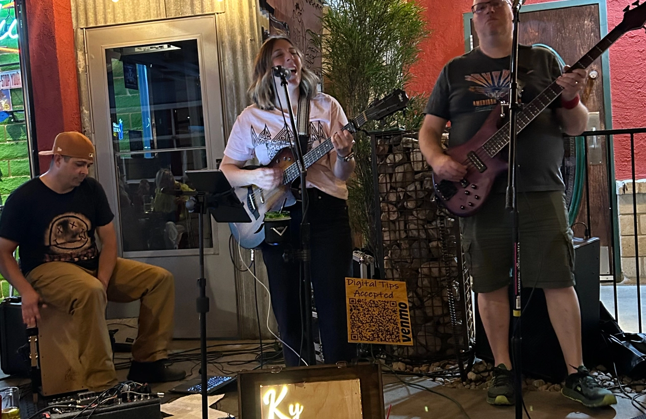 image of Donkey Tails Cantina